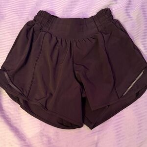 Black Lululemon hotty hot 2.5